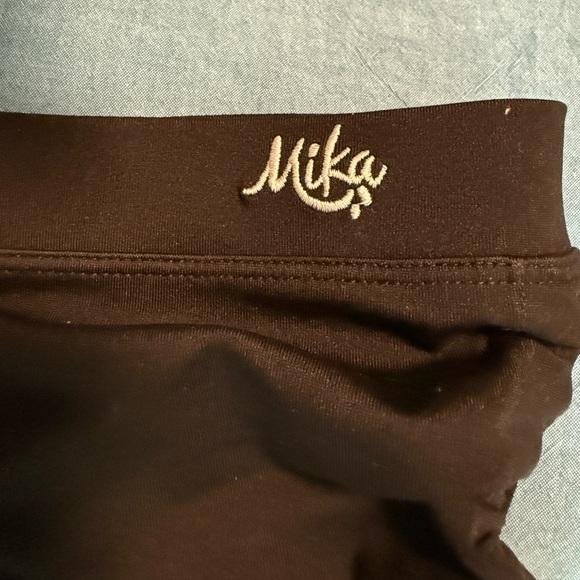 Mika Yoga Wear Meeko Shorts Black Size M/L - Picture 6 of 8